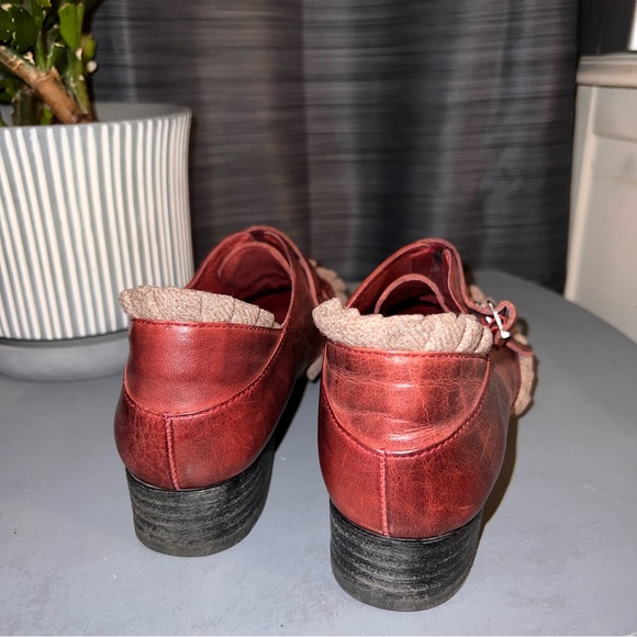 Antelope Women's Red Leather Shoes - Picture 6 of 12